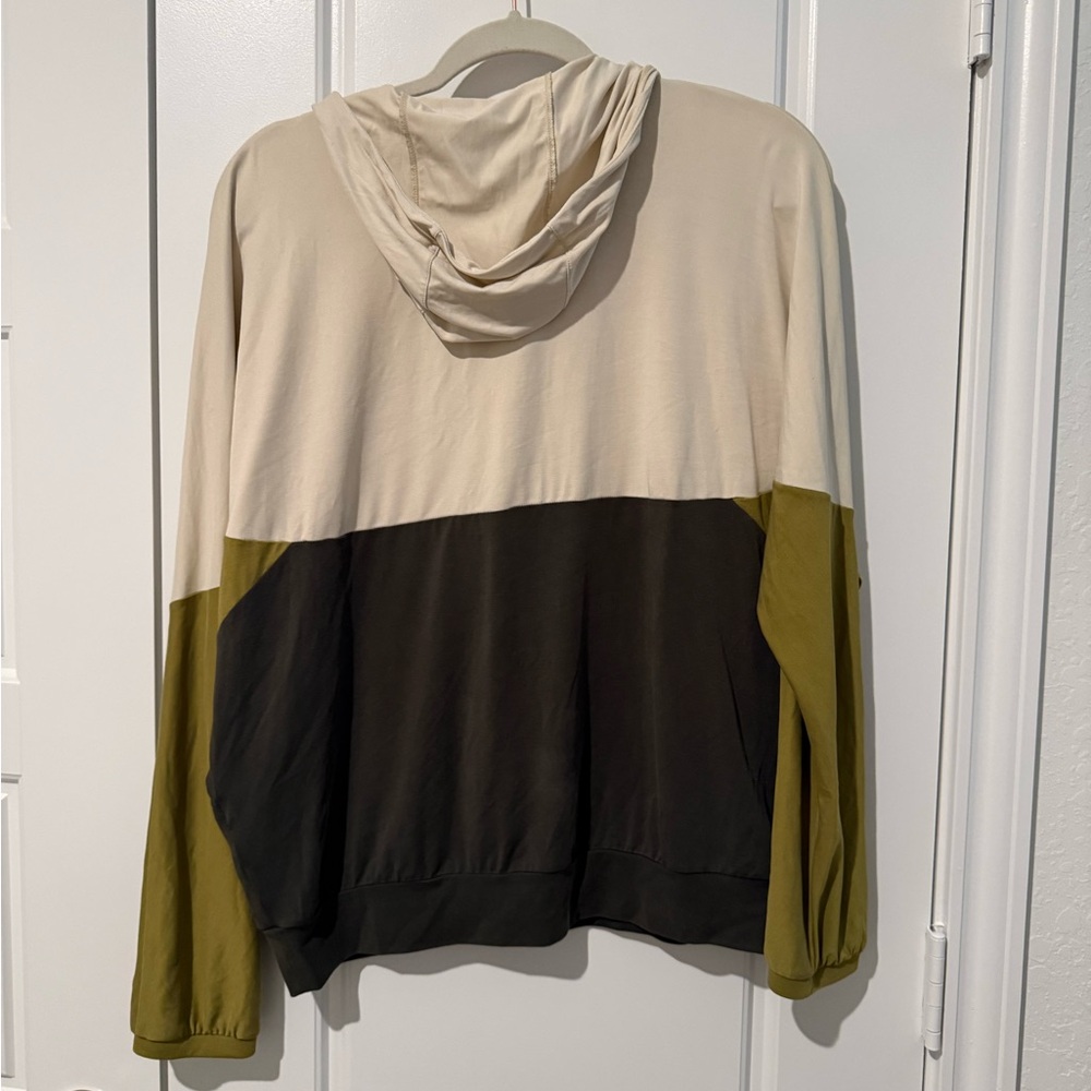Prana x Sorel Beige, Olive & Black Colorblock Half-Zip Hoodie - Picture 3 of 3